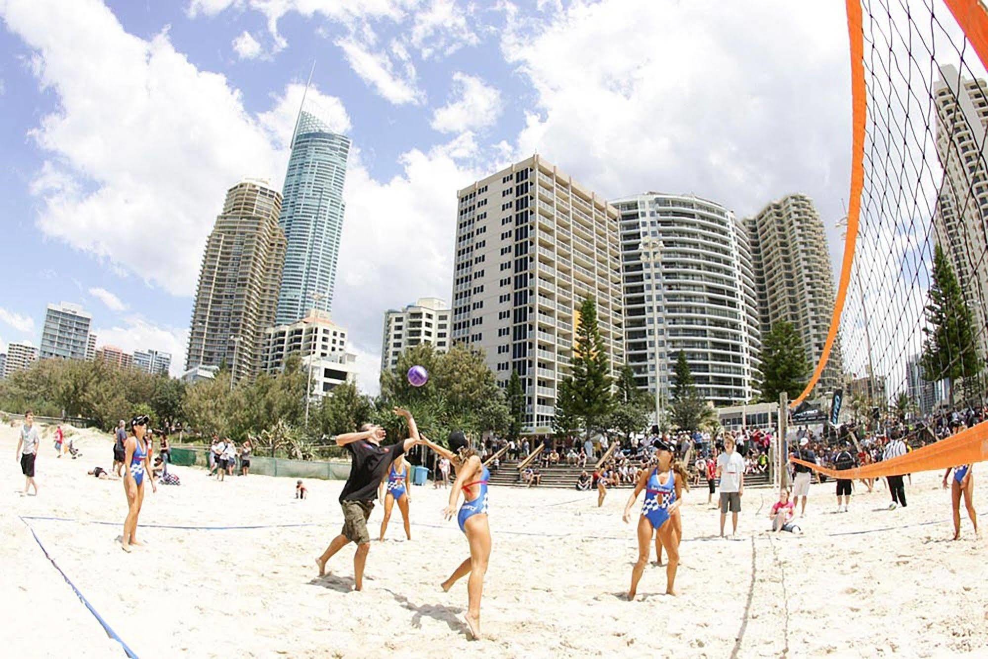 Seacrest Beachfront Apartments Surfers Paradise Gold Coast Exterior photo