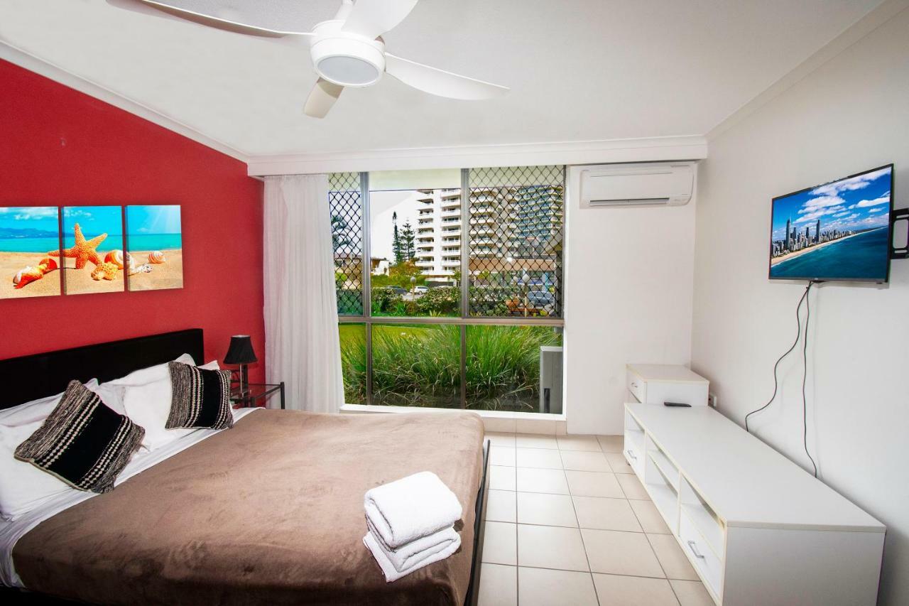 Seacrest Beachfront Apartments Surfers Paradise Gold Coast Exterior photo